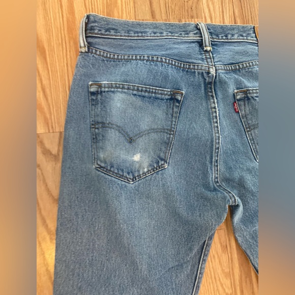 Distressed 501 Levi’s 33x30 - Picture 9 of 9